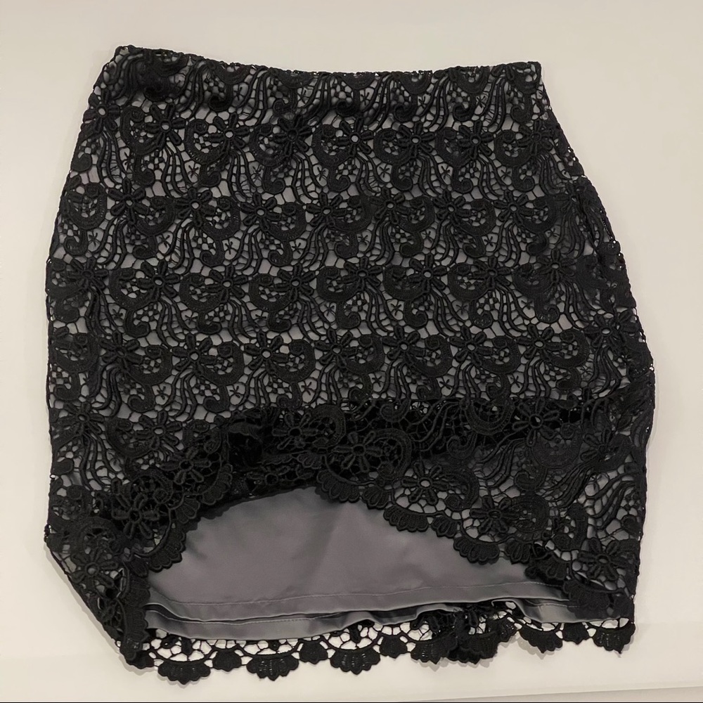 Ann Taylor NWOT lace lined Midi gorgeous Skirt. - Picture 2 of 6
